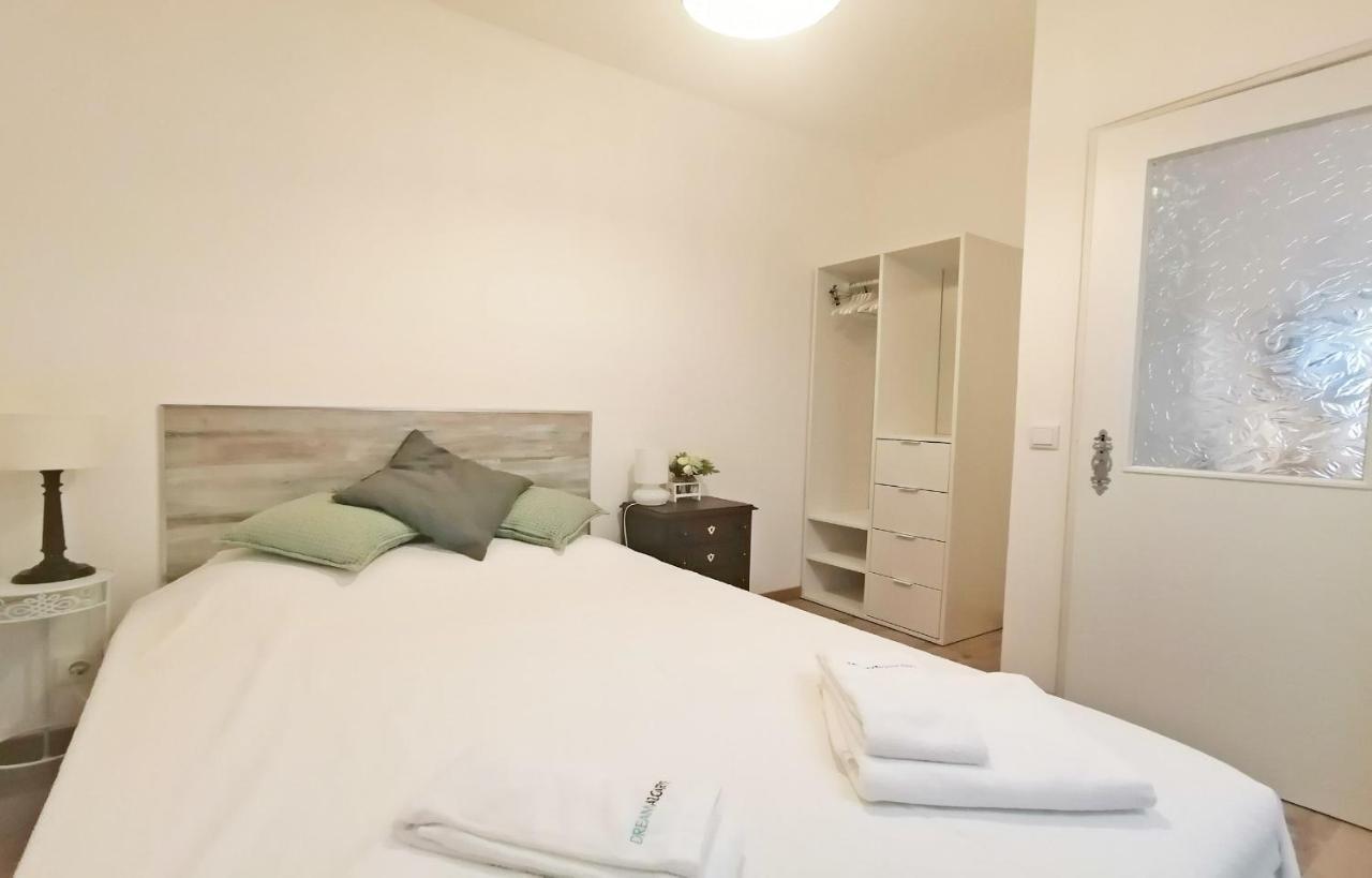 A41 - Olive Tree Street 1 Bed Flat Apartment ลากอส ภายนอก รูปภาพ